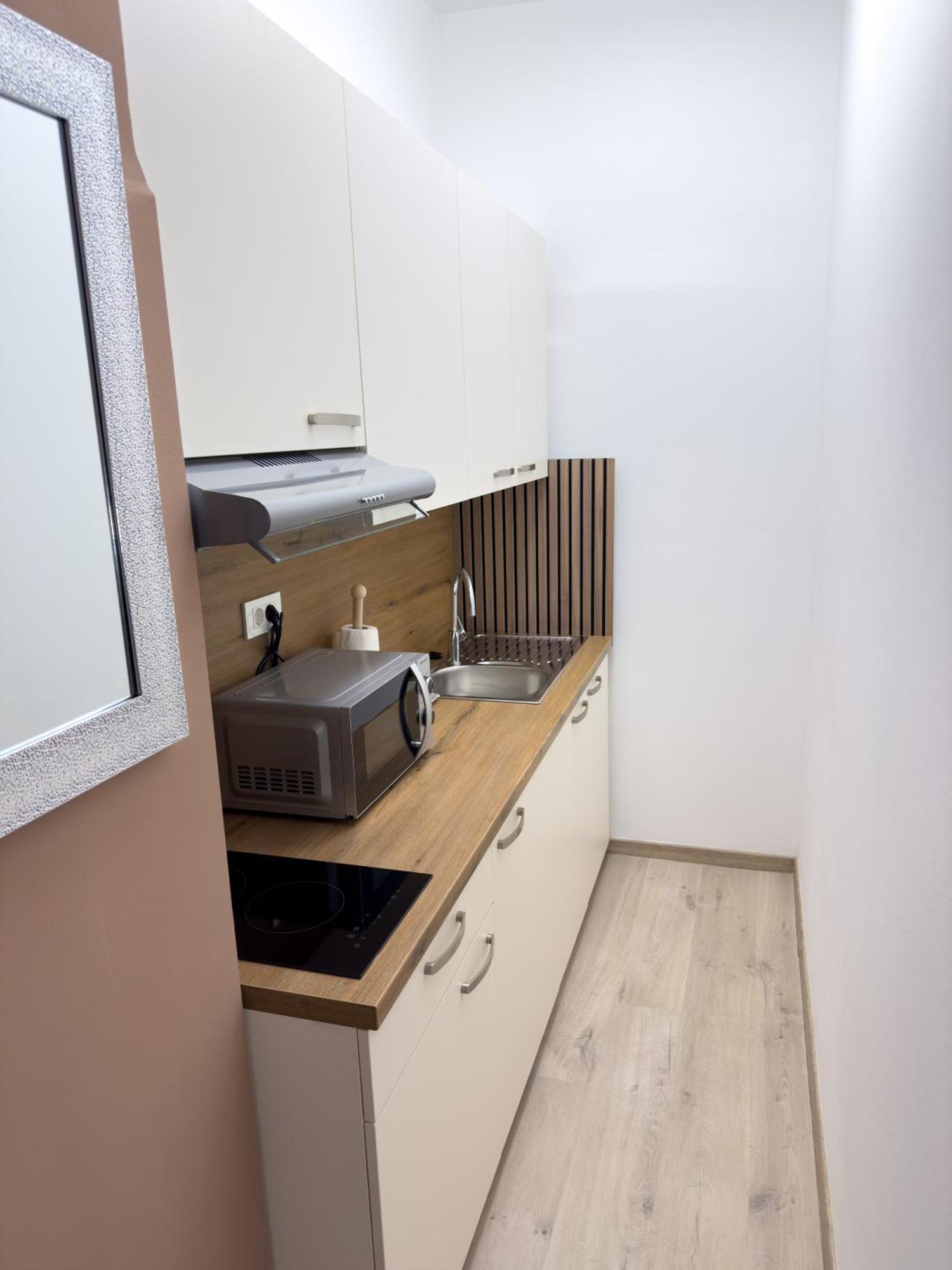 Apartments Adamas Τσέλιε Εξωτερικό φωτογραφία
