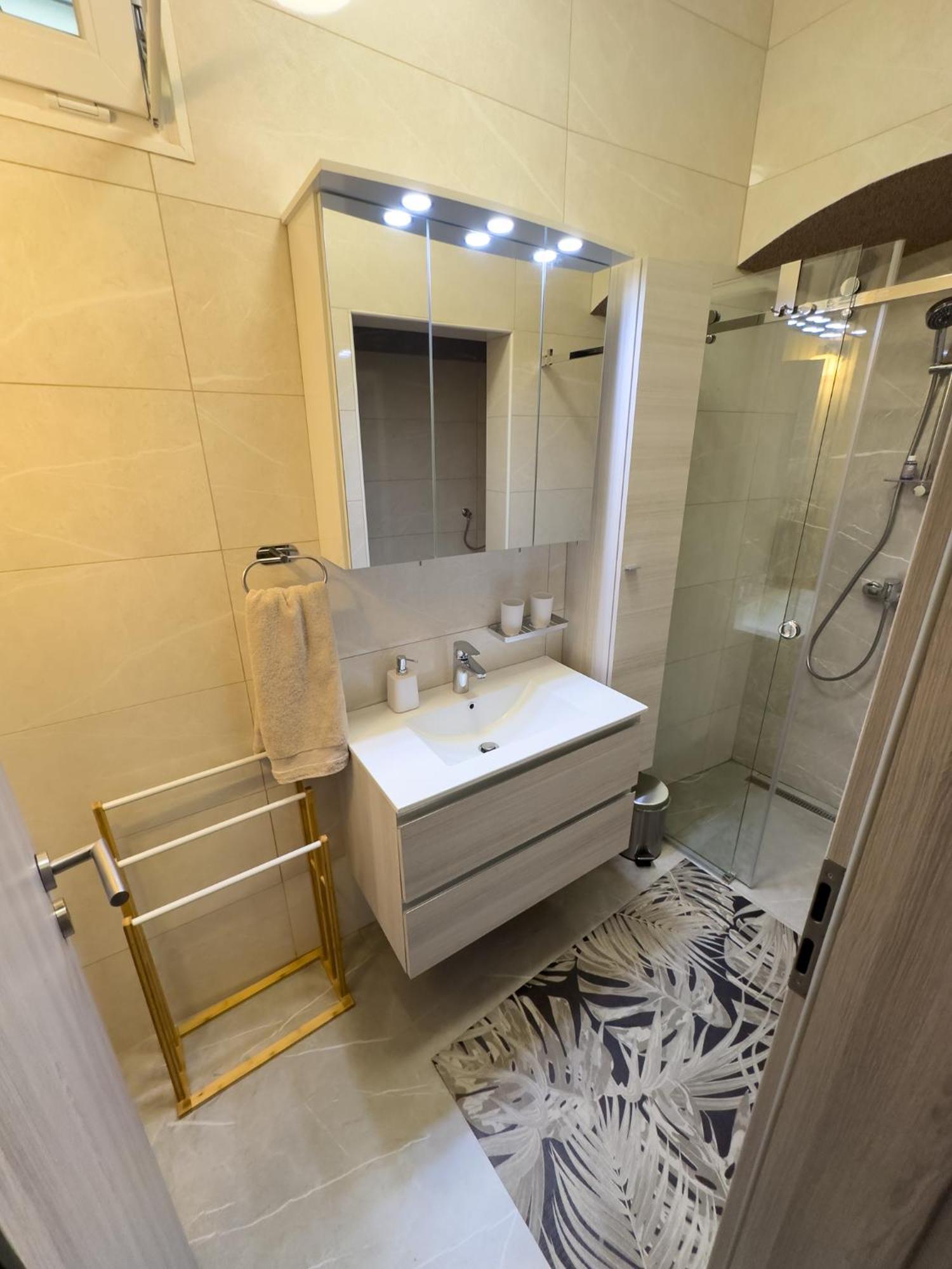 Apartments Adamas Τσέλιε Εξωτερικό φωτογραφία